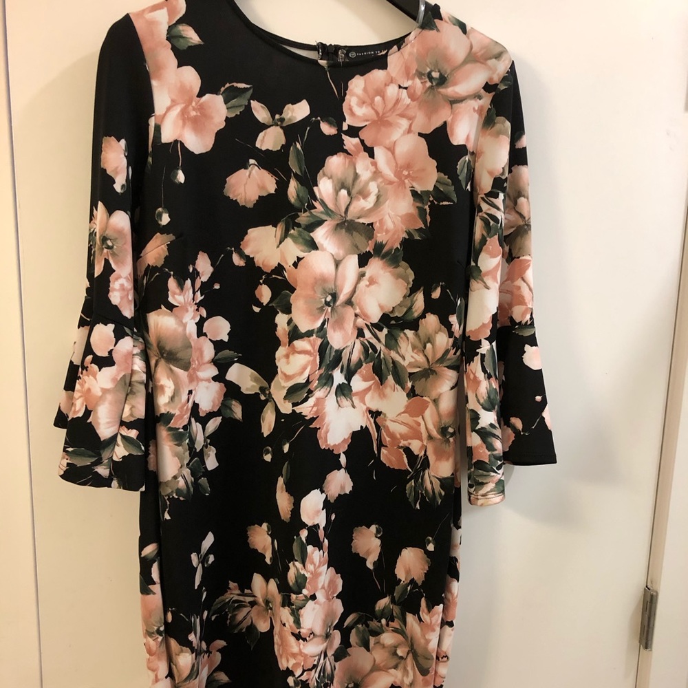 Dress light pink and black